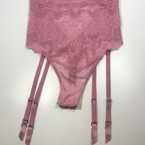 Victoria's Secret Chantilly Lace High-neck Teddy - Picture 16 of 17